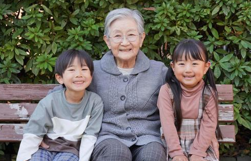 祖母と孫2人
